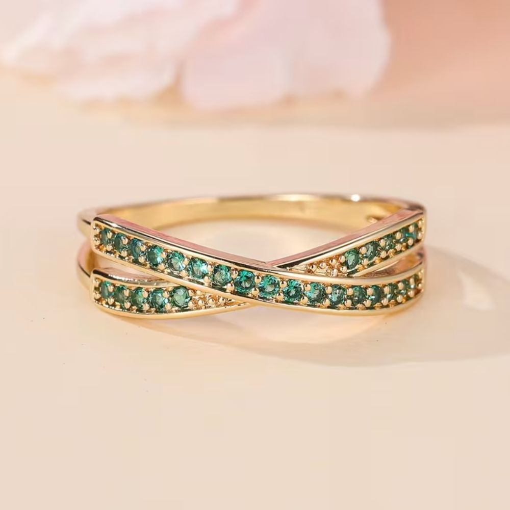 Courant Vert | Bague en or rose avec pierres vertes – Vue 01