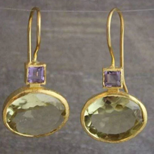 Lumière d'Olive | Boucles d'oreilles dorées avec pierres vertes – Vue 01