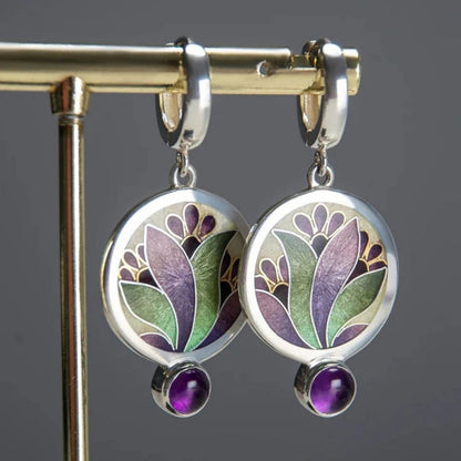 Bohème Violet | Boucles d'oreilles avec pierre violette et disque floral – Vue 01