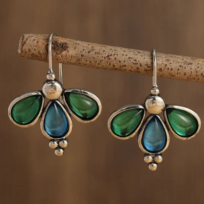 Trio de Feuilles | Boucles d'oreilles avec trois pierres en forme de goutte – Vue 01