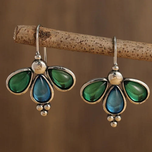 Trio de Feuilles | Boucles d'oreilles avec trois pierres en forme de goutte – Vue 01