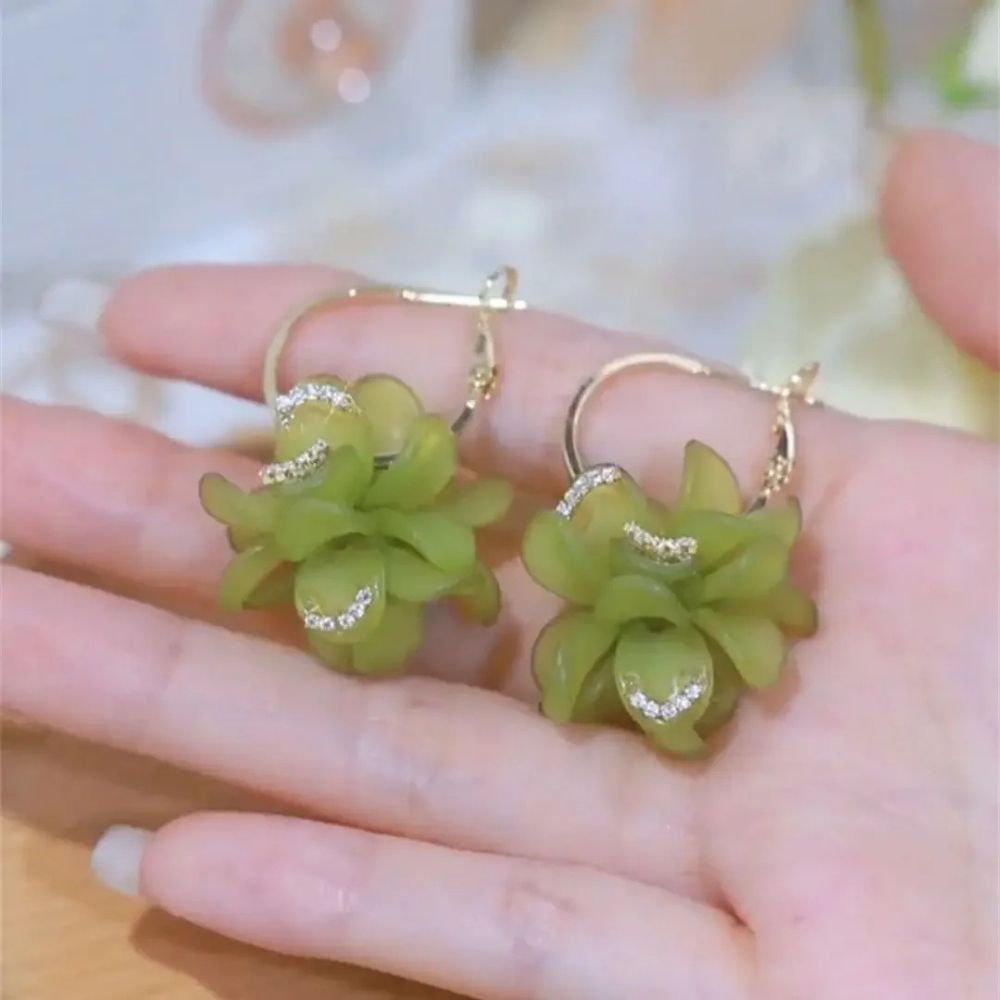 Fleur Verte | Petites créoles avec fleur verte – Vue 01