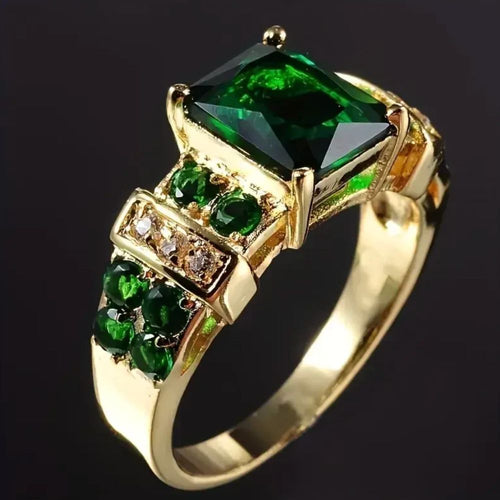 Couronne Verte | Bague dorée avec pierre verte carrée – Vue 01