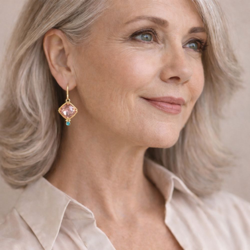 Éclat Pêche | Boucles d'oreilles dorées avec grande pierre rose – Vue 02