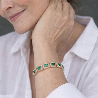 Pièce Forte | Bracelet statement or rose avec pierres vertes – Vue 02