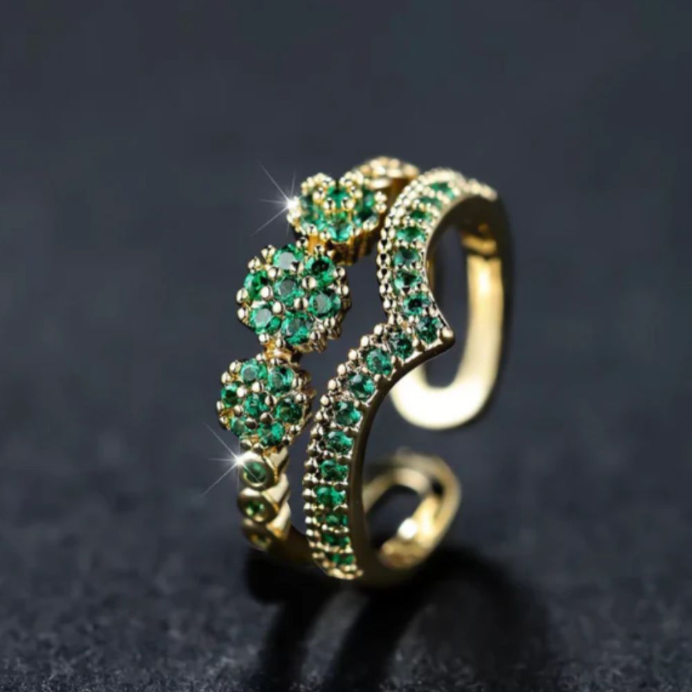 Feuille de Liane | Bague ouverte dorée avec pierres vertes – Vue 01