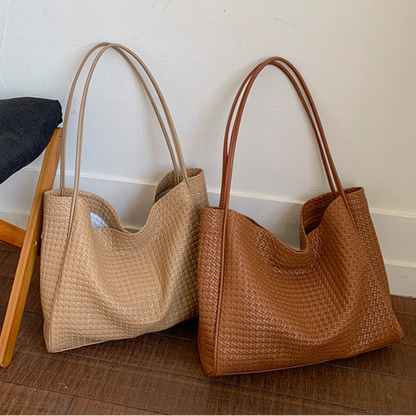 Grand cabas tressé Salomé camel vu de côté
