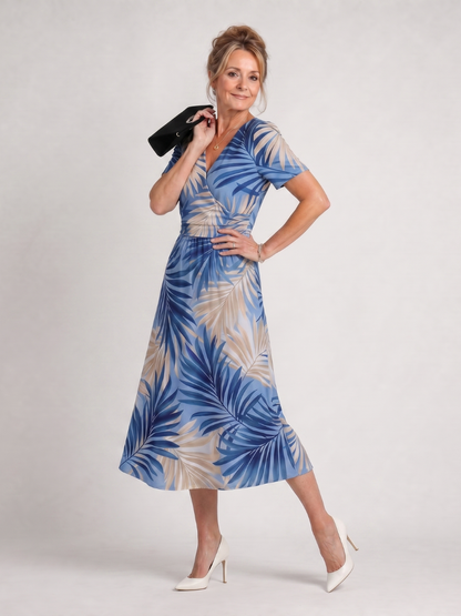 Léonide — Robe midi cache-cœur à taille froncée, coloris Bleu à feuilles de palmier