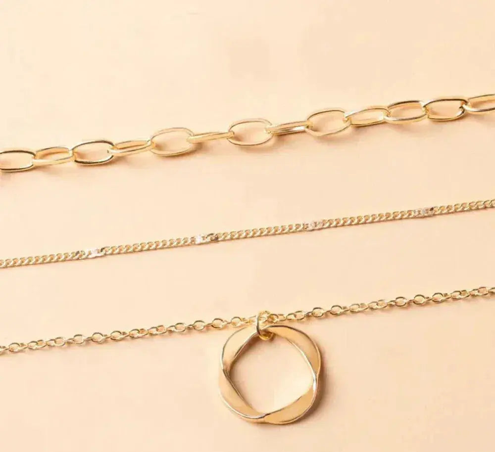 Irène | Collier doré superposé avec pendentif – Vue 02