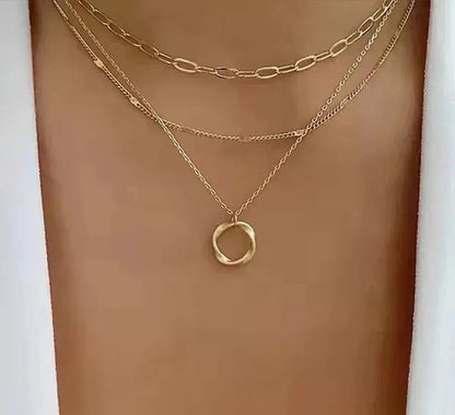 Irène | Collier doré superposé avec pendentif – Vue 01