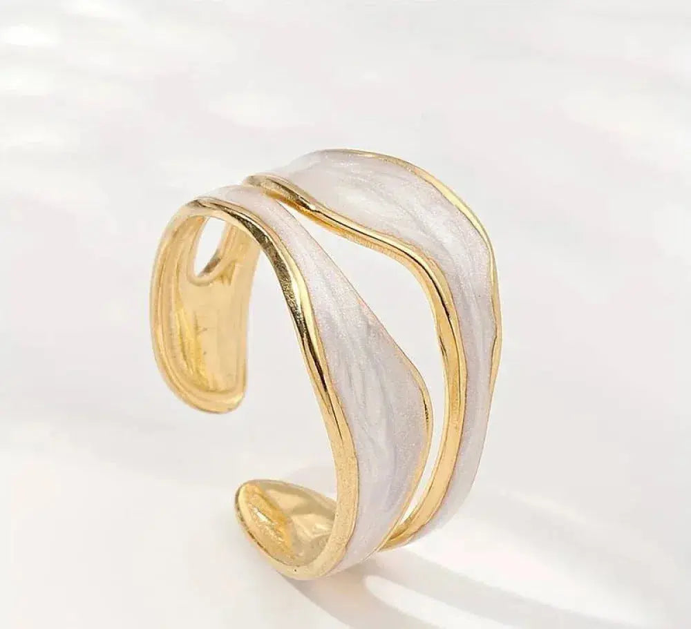 Ouverture Ondulée | Bague ouverte dorée – Vue 01